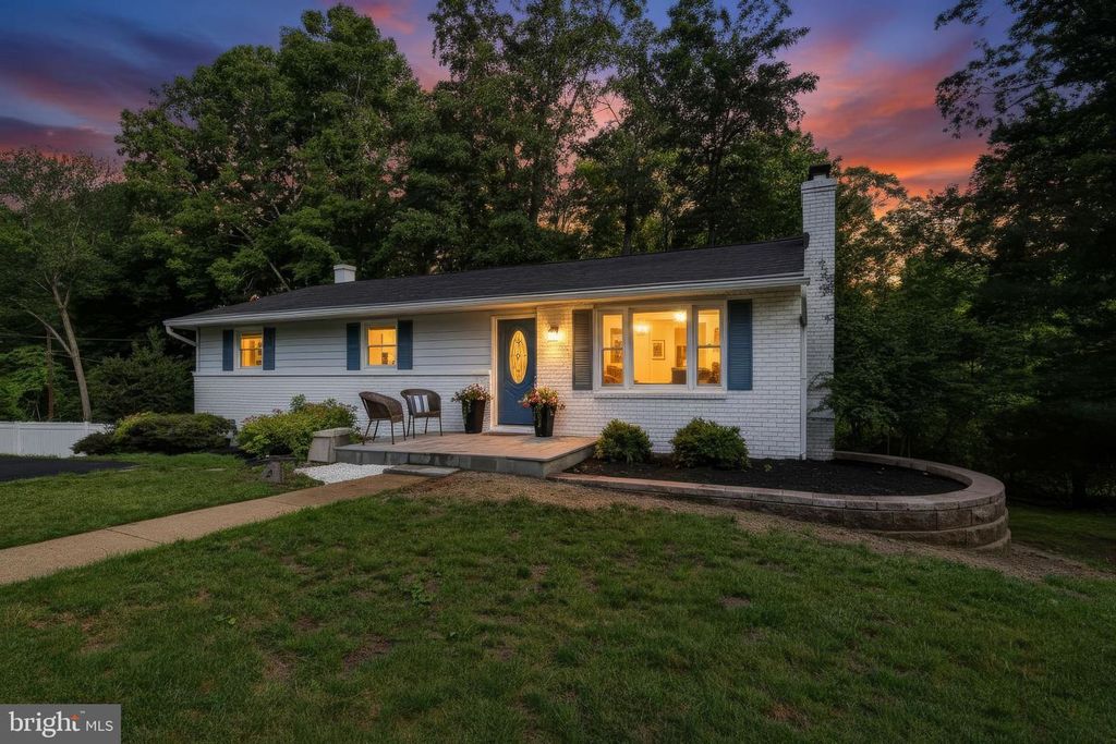 Image 37 of property listing at 3 BELHAVEN CT, Severna Park, MD 21146