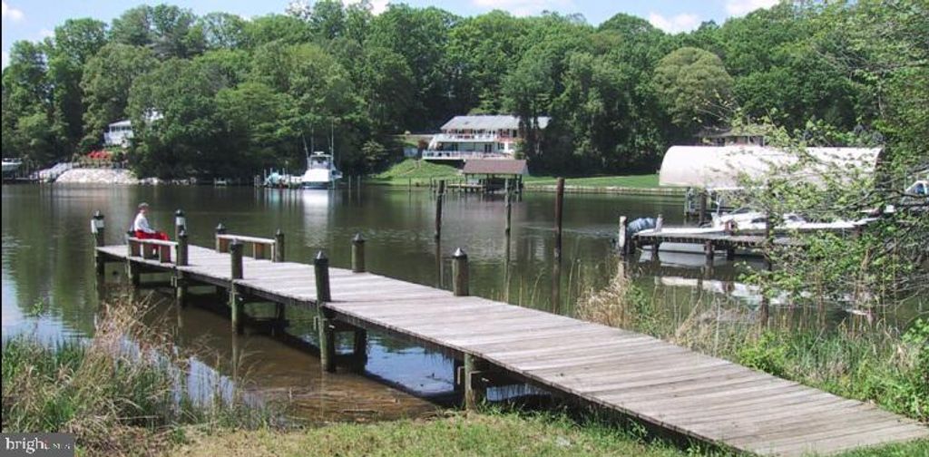 Image 38 of property listing at 3 BELHAVEN CT, Severna Park, MD 21146