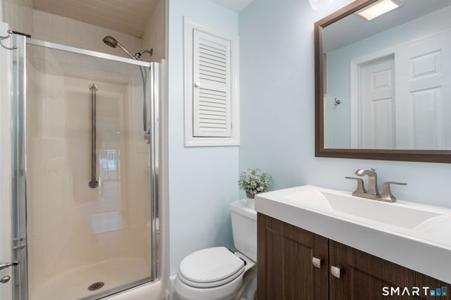 5 Bell Court, Portland, CT 06480