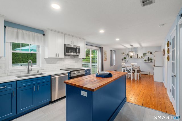 5 Bell Court, Portland, CT 06480