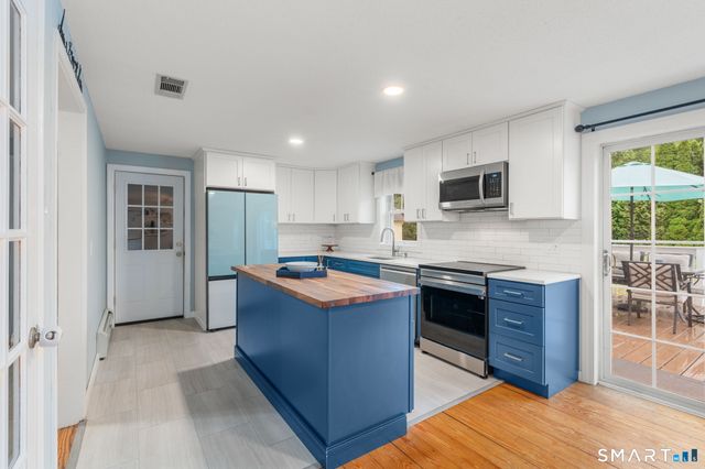 5 Bell Court, Portland, CT 06480