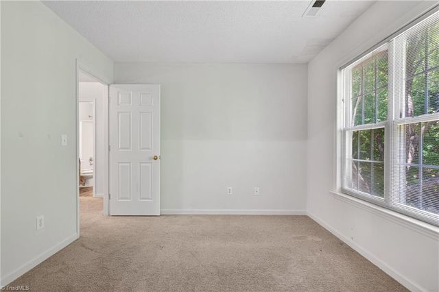 1549 Squires Lane, Kernersville, NC 27284