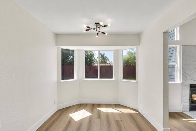 7033 Castle Creek Way, Rio Linda, CA 95673