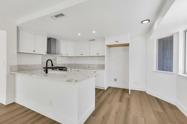 7033 Castle Creek Way, Rio Linda, CA 95673