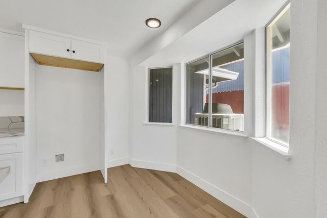 7033 Castle Creek Way, Rio Linda, CA 95673