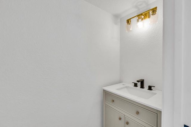 7033 Castle Creek Way, Rio Linda, CA 95673