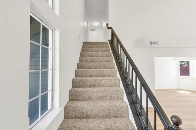 7033 Castle Creek Way, Rio Linda, CA 95673