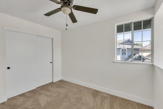 7033 Castle Creek Way, Rio Linda, CA 95673