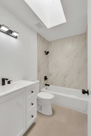 7033 Castle Creek Way, Rio Linda, CA 95673