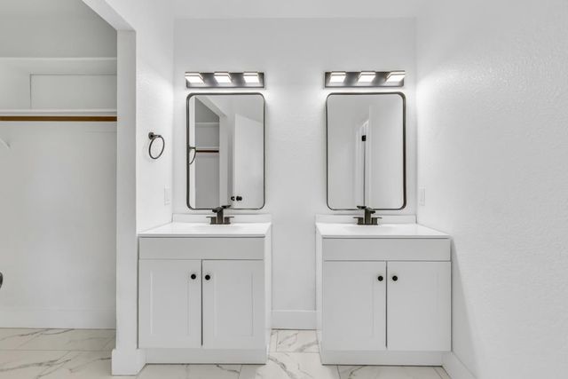 7033 Castle Creek Way, Rio Linda, CA 95673