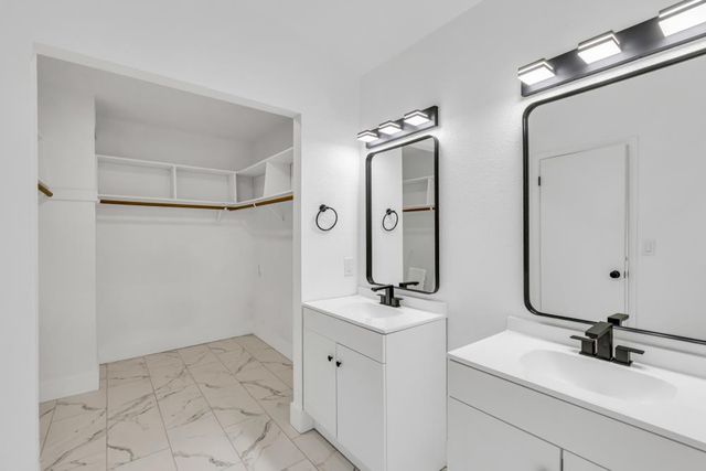 7033 Castle Creek Way, Rio Linda, CA 95673