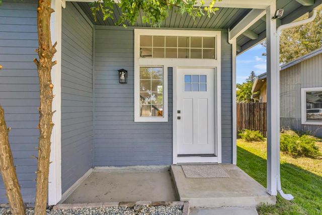 7033 Castle Creek Way, Rio Linda, CA 95673