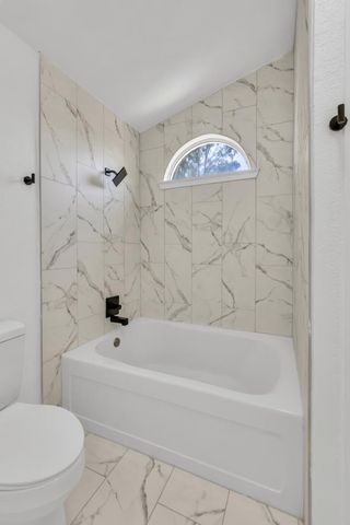 7033 Castle Creek Way, Rio Linda, CA 95673