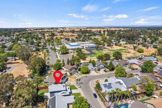 7033 Castle Creek Way, Rio Linda, CA 95673