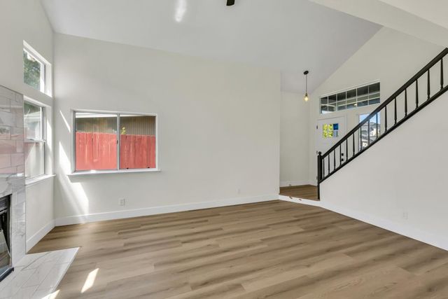 7033 Castle Creek Way, Rio Linda, CA 95673