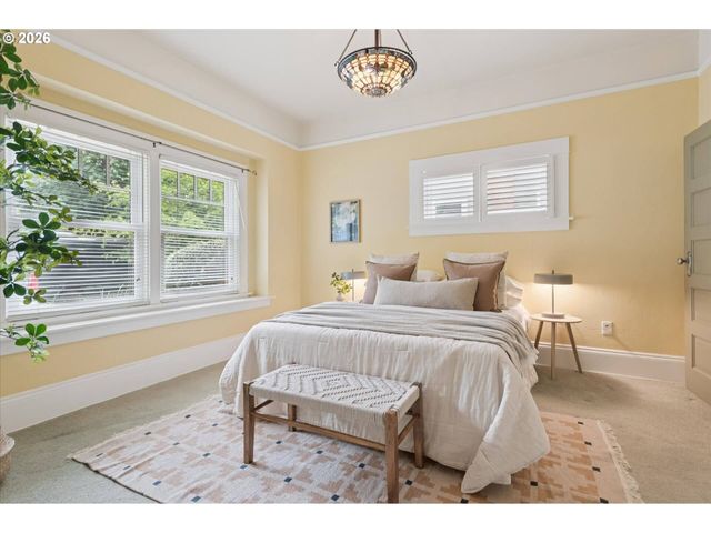 2005 Ne 48TH Ave, Portland, OR 97213