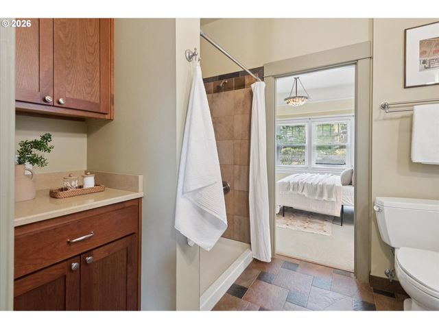 2005 Ne 48TH Ave, Portland, OR 97213