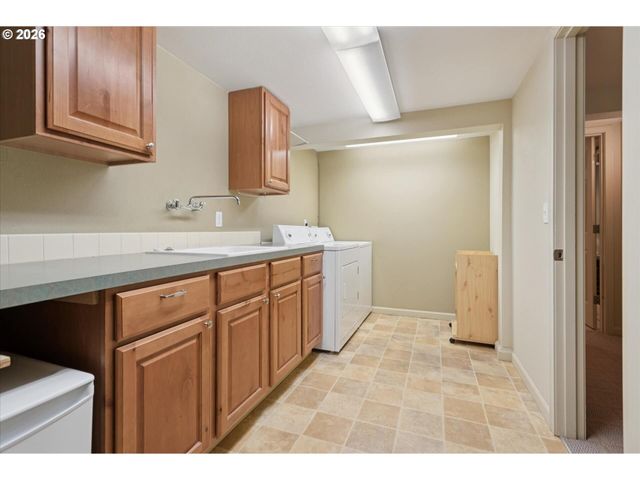2005 Ne 48TH Ave, Portland, OR 97213