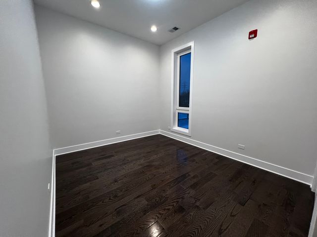 4819 Main Street 203, Skokie, IL 60077