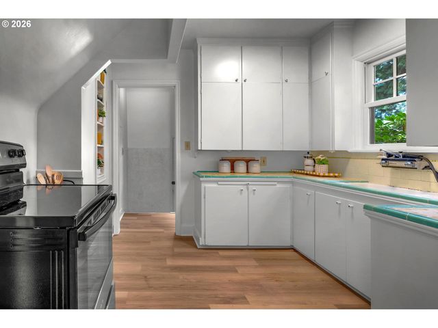 6041 Ne 26TH Ave, Portland, OR 97211