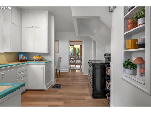 6041 Ne 26TH Ave, Portland, OR 97211