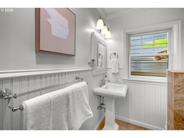 6041 Ne 26TH Ave, Portland, OR 97211
