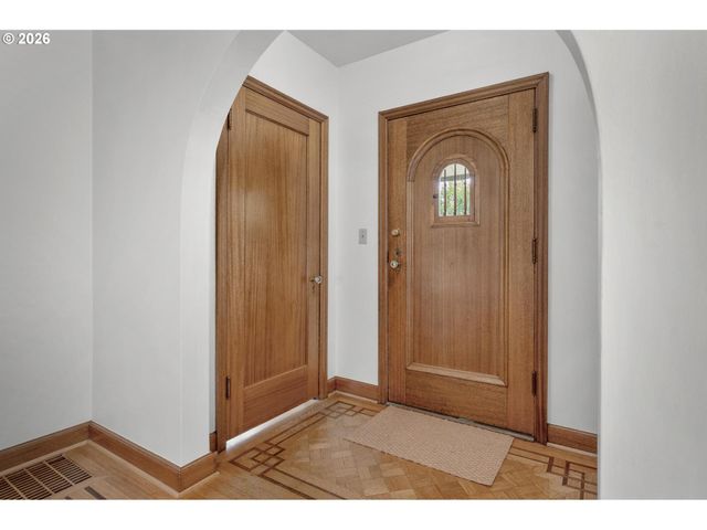 6041 Ne 26TH Ave, Portland, OR 97211