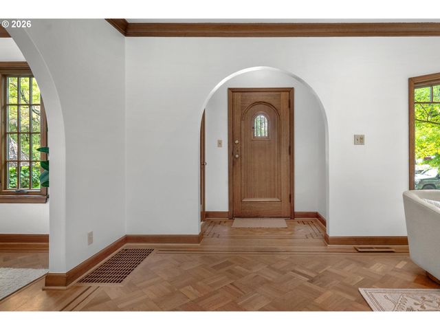 6041 Ne 26TH Ave, Portland, OR 97211