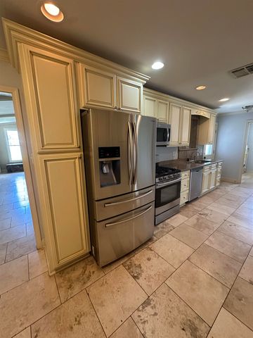 5 Texas Ave, Houma, LA 70360