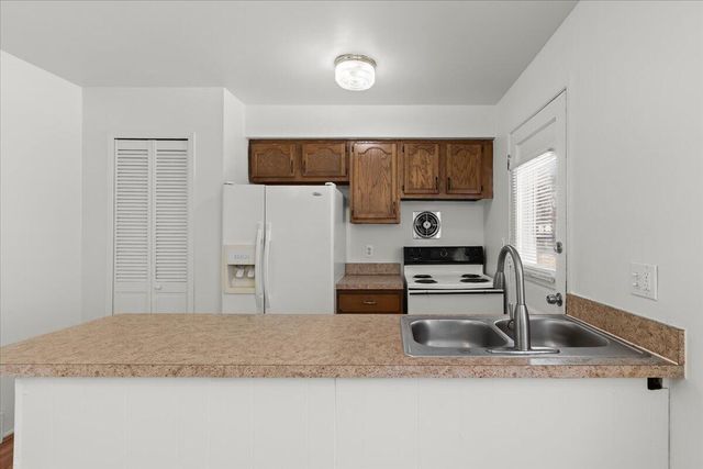 5925 -5929 W Inkster Road, Garden City, MI 48135