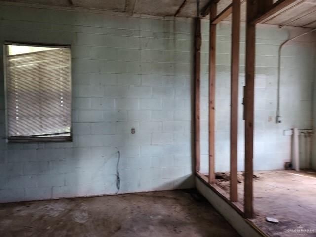 1101 S Willow Street, La Feria, TX 78559