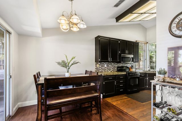 6109 Brockenhurst Dr, Elk Grove, CA 95758