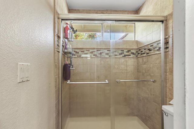 6109 Brockenhurst Dr, Elk Grove, CA 95758