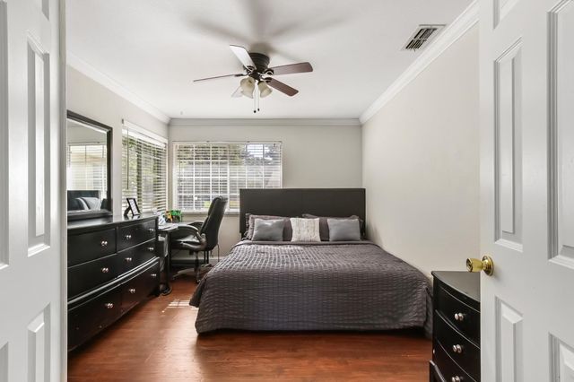 6109 Brockenhurst Dr, Elk Grove, CA 95758