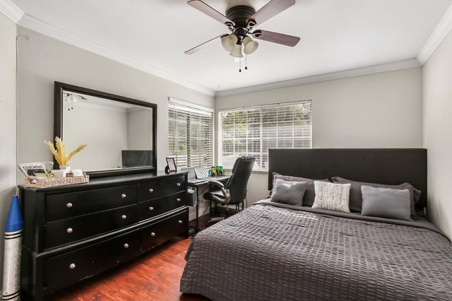 6109 Brockenhurst Dr, Elk Grove, CA 95758