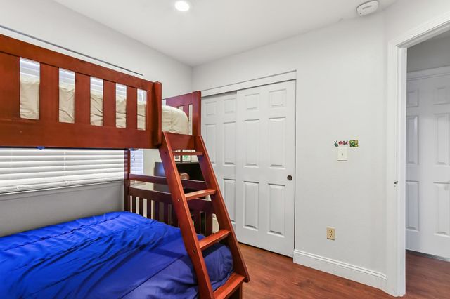 6109 Brockenhurst Dr, Elk Grove, CA 95758