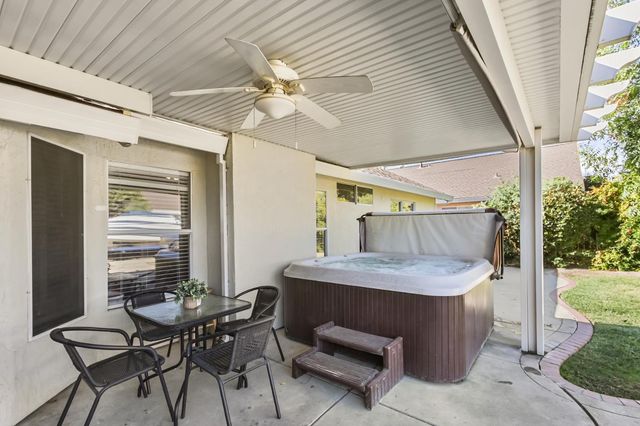 6109 Brockenhurst Dr, Elk Grove, CA 95758