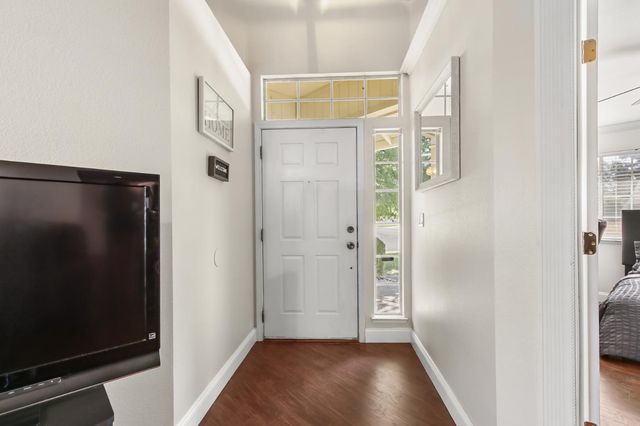 6109 Brockenhurst Dr, Elk Grove, CA 95758
