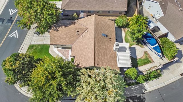 6109 Brockenhurst Dr, Elk Grove, CA 95758