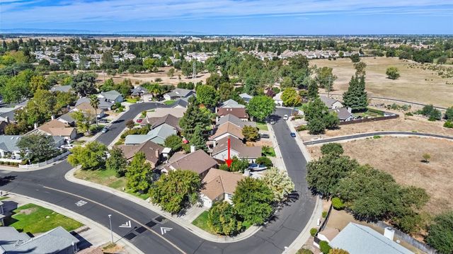 6109 Brockenhurst Dr, Elk Grove, CA 95758