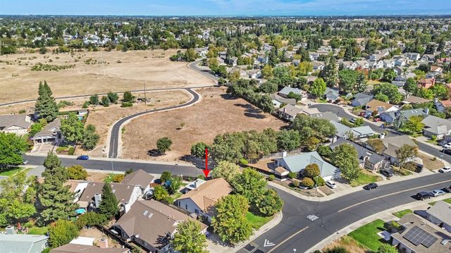 6109 Brockenhurst Dr, Elk Grove, CA 95758