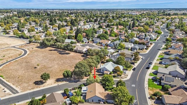 6109 Brockenhurst Dr, Elk Grove, CA 95758