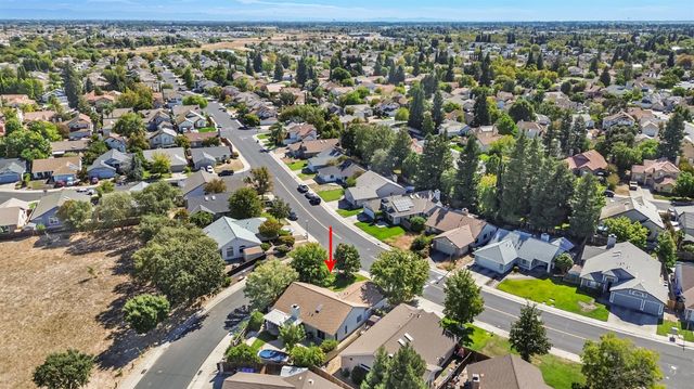6109 Brockenhurst Dr, Elk Grove, CA 95758