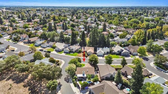 6109 Brockenhurst Dr, Elk Grove, CA 95758