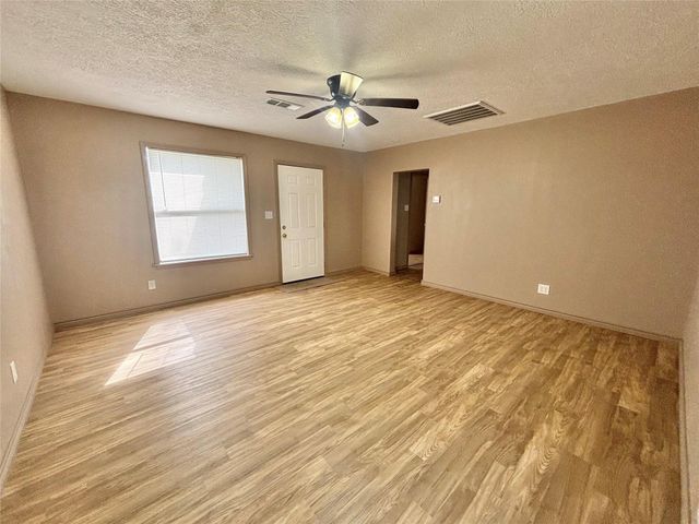 909 W Elder, Colmesneil, TX 75938