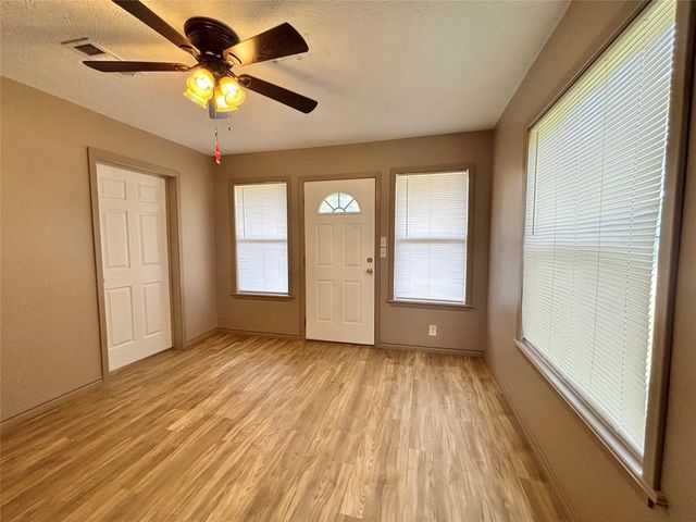 909 W Elder, Colmesneil, TX 75938