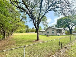 909 W Elder, Colmesneil, TX 75938