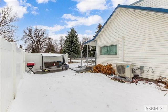 795 N Shilling Avenue, Blackfoot, ID 83221