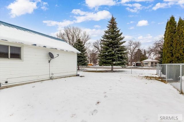 795 N Shilling Avenue, Blackfoot, ID 83221