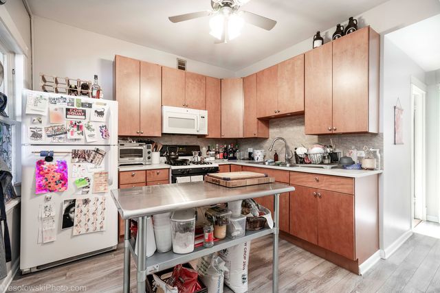 3039 N Haussen Court, Chicago, IL 60618